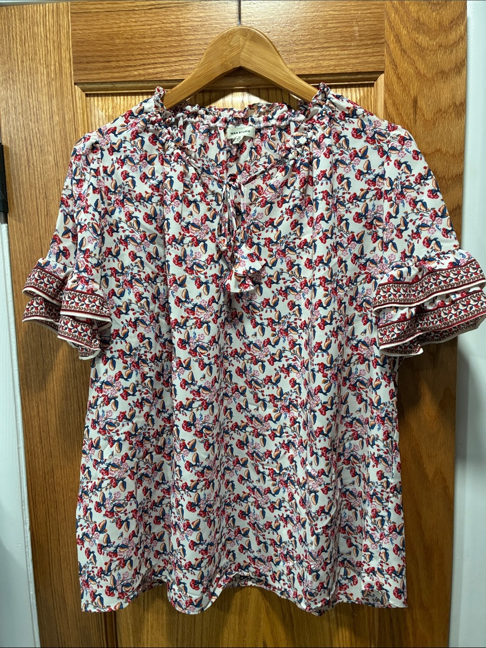 Max Studio Floral Tie-Neck Short Sleeve Blouse in Cream, Blue and Red